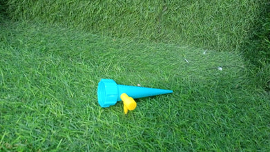 Plant Watering Spikes Sprinkler self Watering Spikes Water dripper for Plants